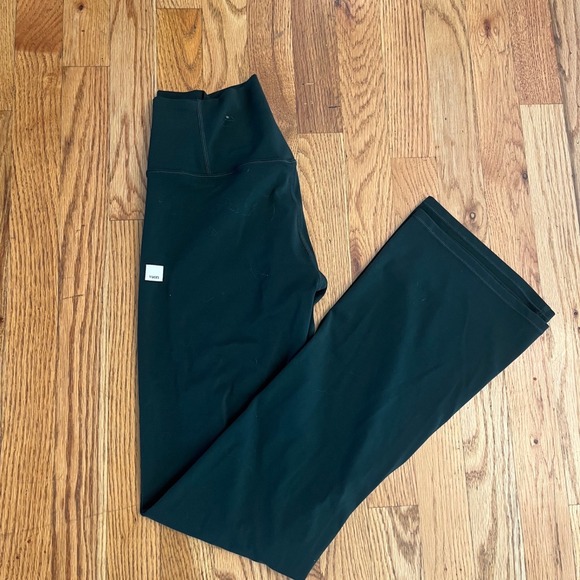 Vuori Pants - Vuori Studio Flare Leggings Forest Green High Rise Yoga Pants Small VW4501